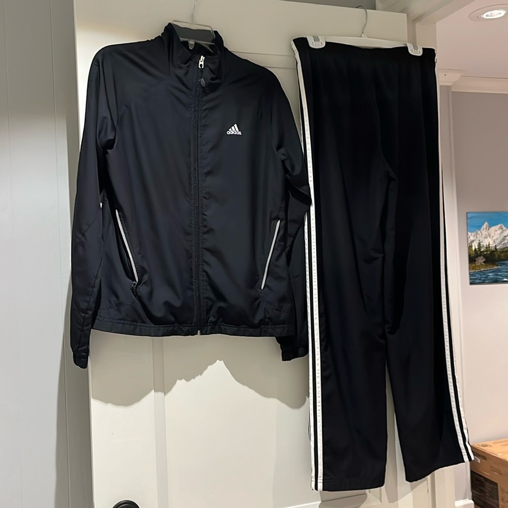 Adidas Jogging Suit. Excellent condition. Size medium.